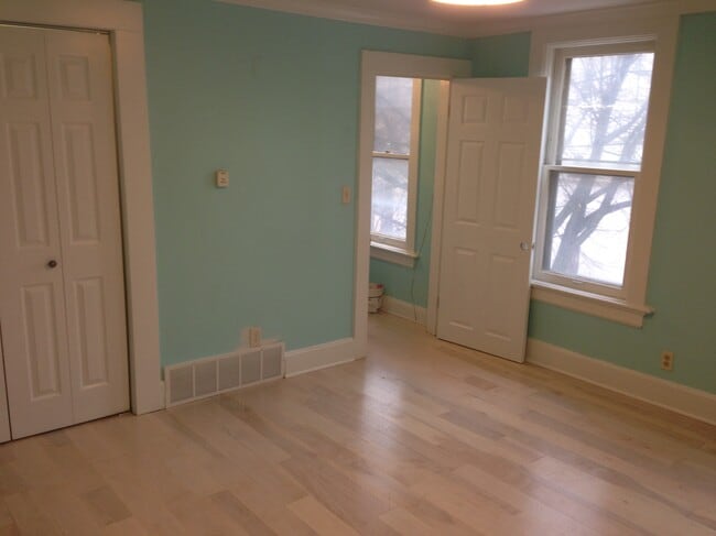 Building Photo - 717 Pearson Street