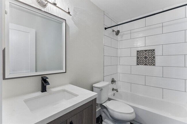 Foto del edificio - 6312 Clubway Ln