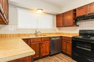 Building Photo - 20327 Bridgedale Ln
