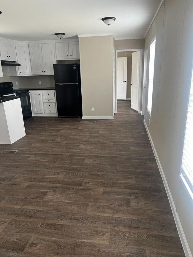 Foto del edificio - 750 Silent Valley Rd