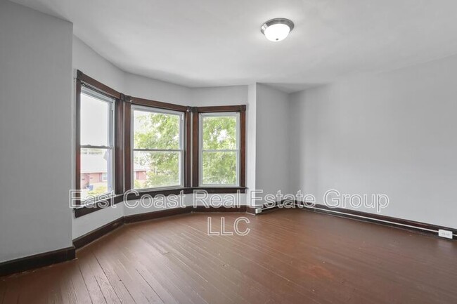 Building Photo - 221-223 W Howard Street