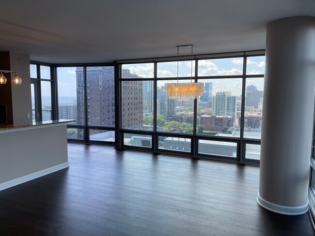Foto del edificio - 100 E 14th St