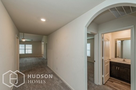 Foto del edificio - NOW AVAILABLE! 8424 Steel Dust Dr, Fort Wo...