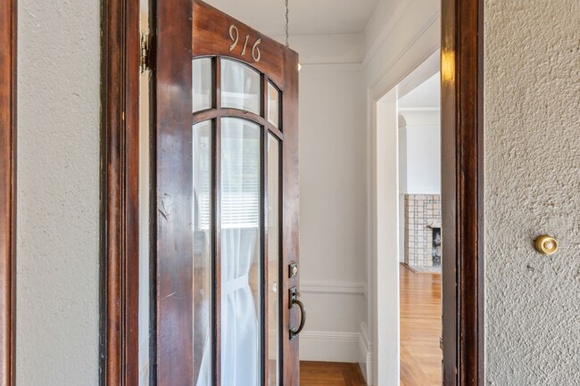 Foto del edificio - 916 Ashbury St