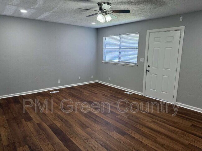 Foto del edificio - 12429 E 11th Ct