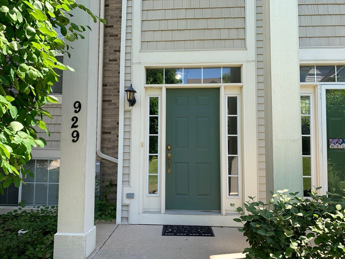 Foto principal - 929 Summit Creek Dr