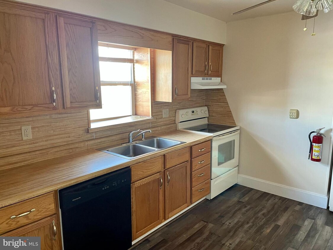 Foto principal - 534 Warm Spring Rd