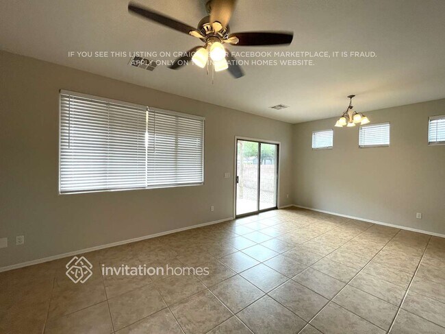 Foto del edificio - 14847 N 174th Ln