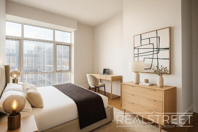 Foto del edificio - LUXURY 3 BR 2 Bath in Queens!