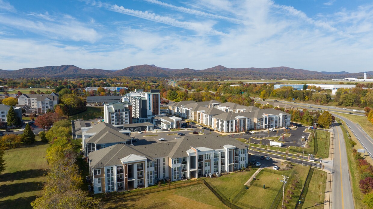 Primary Photo - The View at Blue Ridge Commons