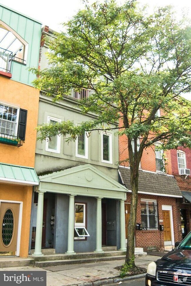 Building Photo - 2104 South St