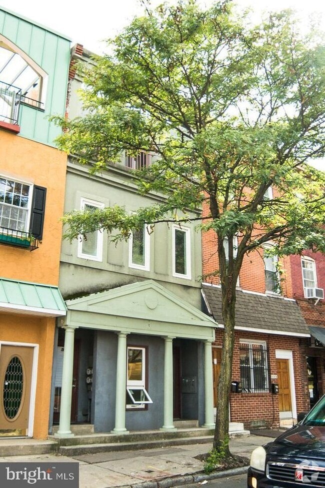 Building Photo - 2104 South St