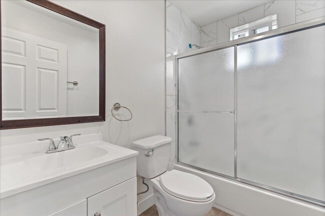 Foto del edificio - 835 E 33rd St