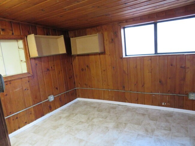 Building Photo - 315 S 32nd Street