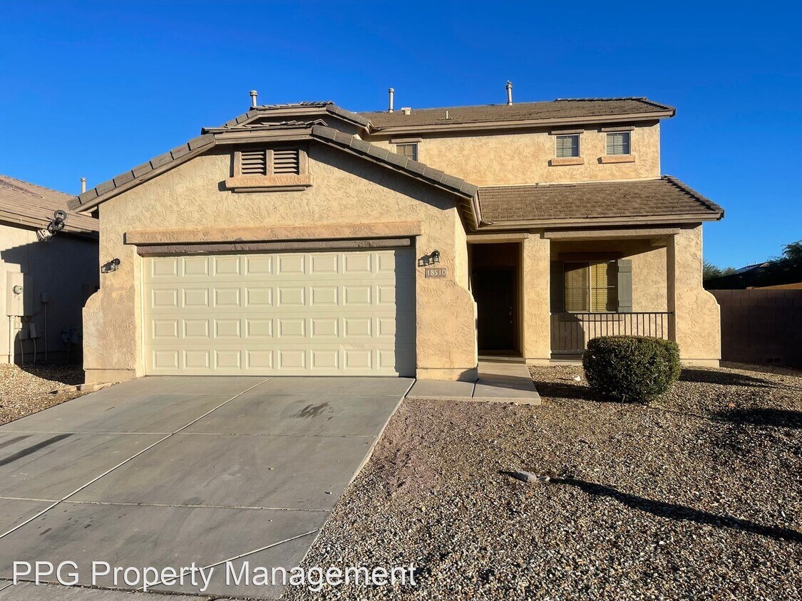 Foto principal - 5 br, 2.5 bath House - 18510 W Eva St
