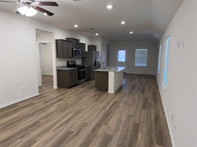 Foto del edificio - 848 Good Cheer Ln