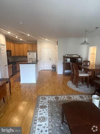 Building Photo - 500 Admirals Way