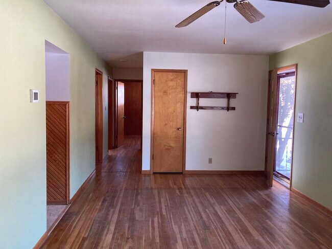 Building Photo - 4051 Kennedy Dr