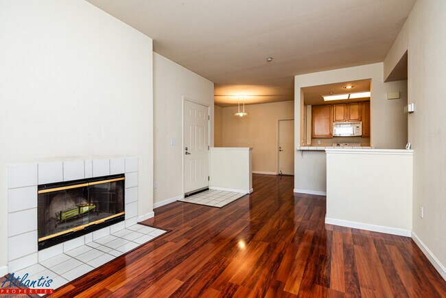 Building Photo - 611 Arcadia Ter