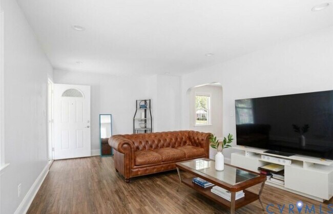 Foto del edificio - 308 Maple Ln
