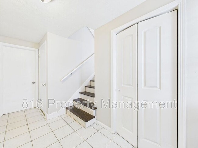 Foto del edificio - 6304 E 150th Terrace