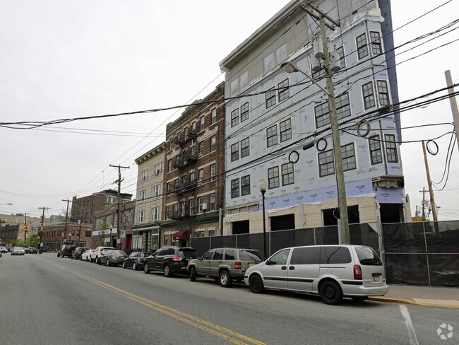 Building Photo - 4808 Park Ave