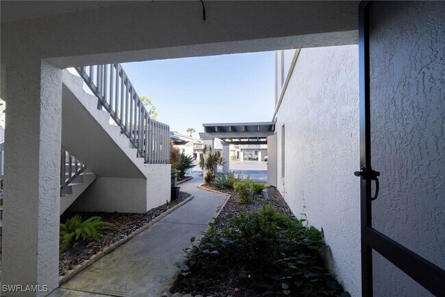 Building Photo - 17456 Woodland Trace Dr