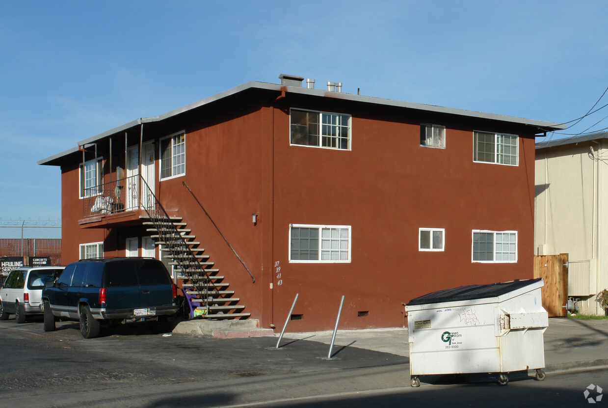 Primary Photo - 39-69 Jose Figueres Ave