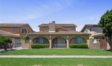Building Photo - 4461 Green Ave