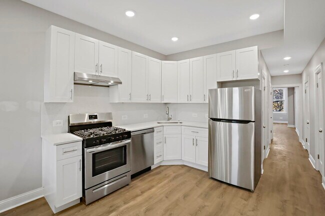 Foto del edificio - 2626 N Ridgeway Ave