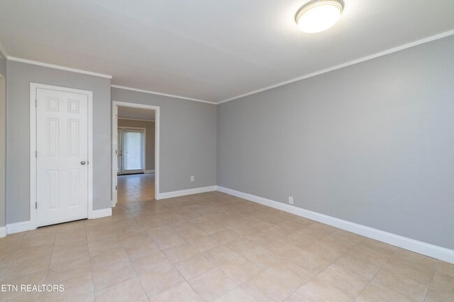 Building Photo - 431 Canberra Dr