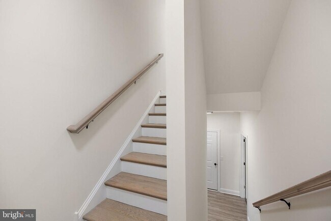 Foto del edificio - 715 Pony Ln