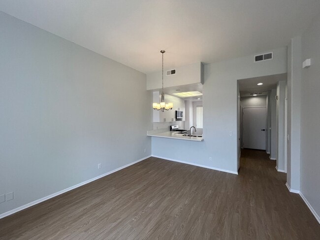 Foto del interior - 16117 Sunset Blvd