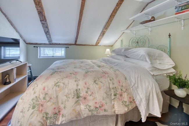 Foto del edificio - 7635 Main Bayview Rd