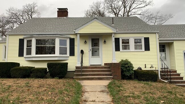 Foto del edificio - 15 Faxon Park Rd