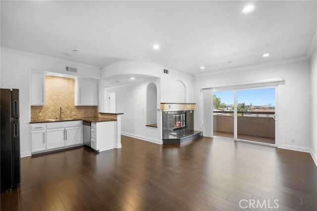 Building Photo - 540 E Angeleno Ave