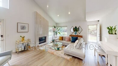 Building Photo - 1120 Acebo Corte