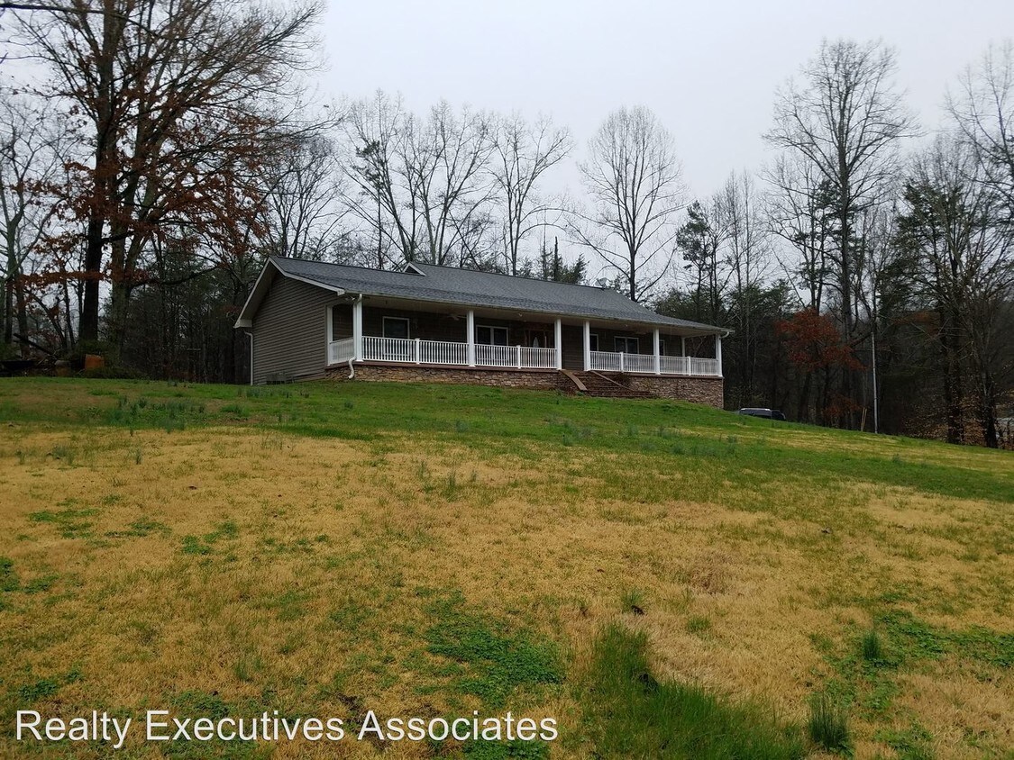 Primary Photo - 214 Chestnut Ridge Rd