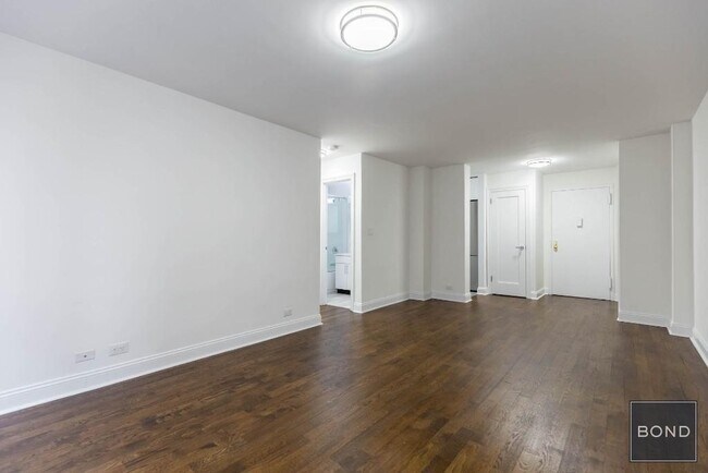 Building Photo - 96 Fifth Avenue