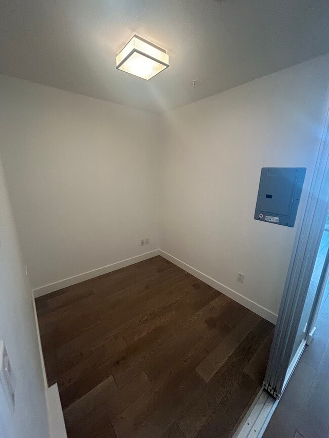 Photo du bâtiment - 3090 Gladwin Rd