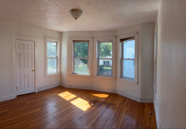 Building Photo - 51 Edison St