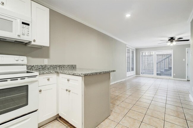 Building Photo - 2013 Colquitt St