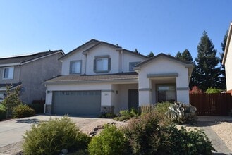 Building Photo - 1608 Poppy Cir
