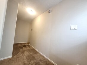 Building Photo - 7415 Hollister Ridge