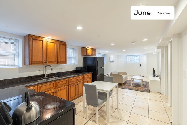 Foto del edificio - 1841 N Mozart St