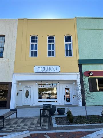 Foto del edificio - 214 W Main St