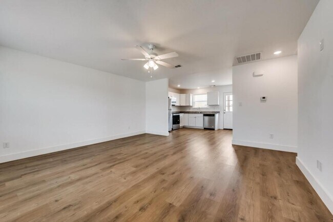 Building Photo - 140 PR 4218 Unit 200 Decatur, Tx. 76234