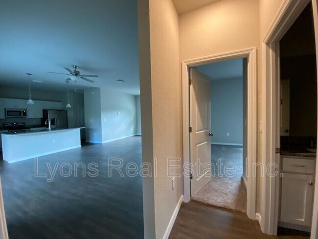 Foto del edificio - 23204 Frederick Ave