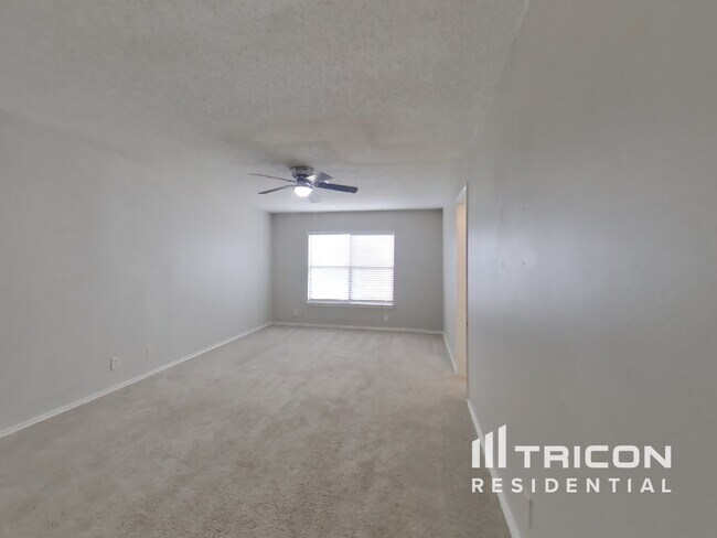 Building Photo - 3725 Candlewind Ln