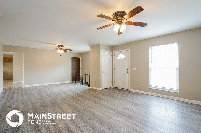 Foto del edificio - 2825 Dividend Park Dr